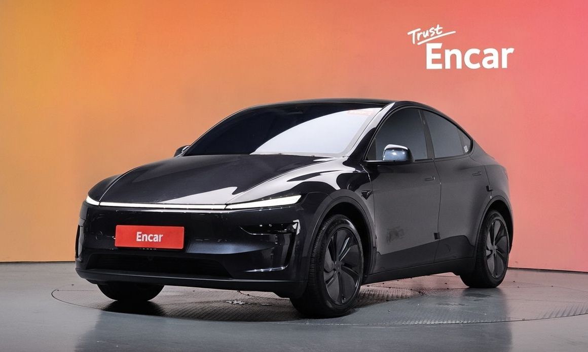Tesla Model Y 2025