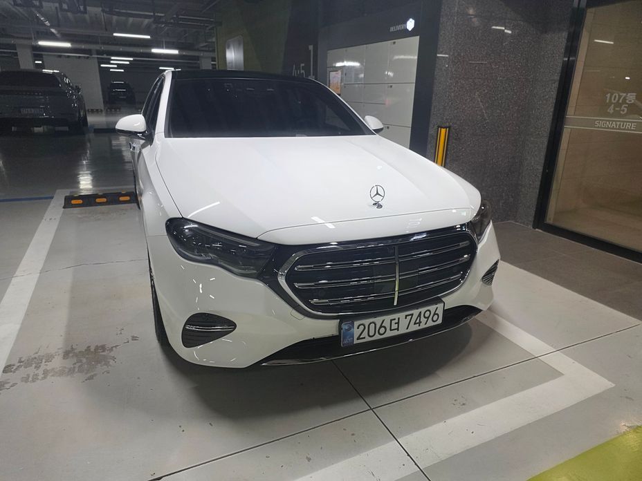 Mercedes-Benz E-Class 2024