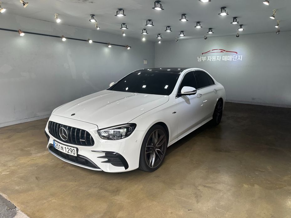 Mercedes-Benz E-Class 2021