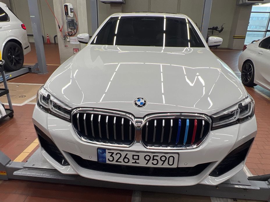 BMW 5-Series 2022