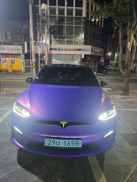 Tesla Model X 2024