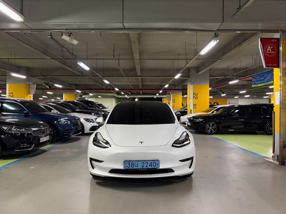 Tesla Model 3 2020