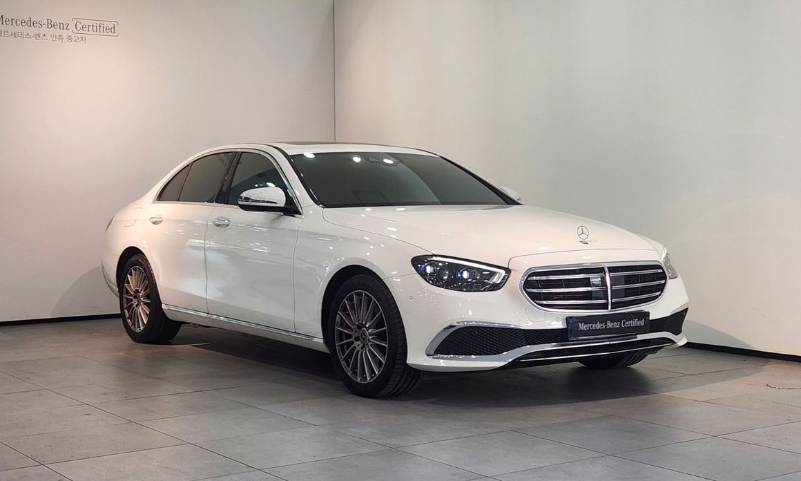 Mercedes-Benz E-Class 2022