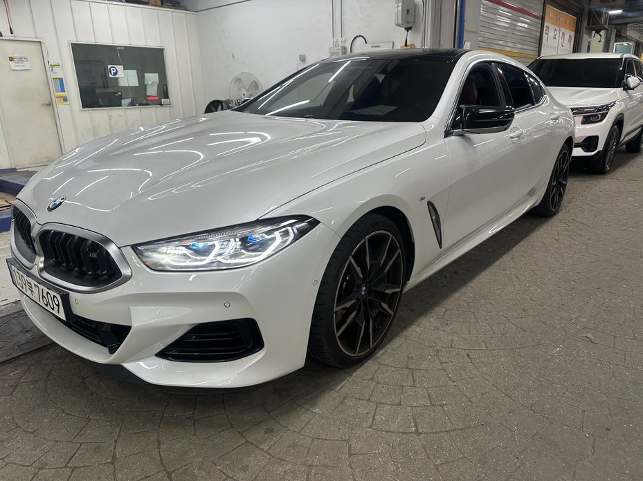 BMW 8-Series 2024