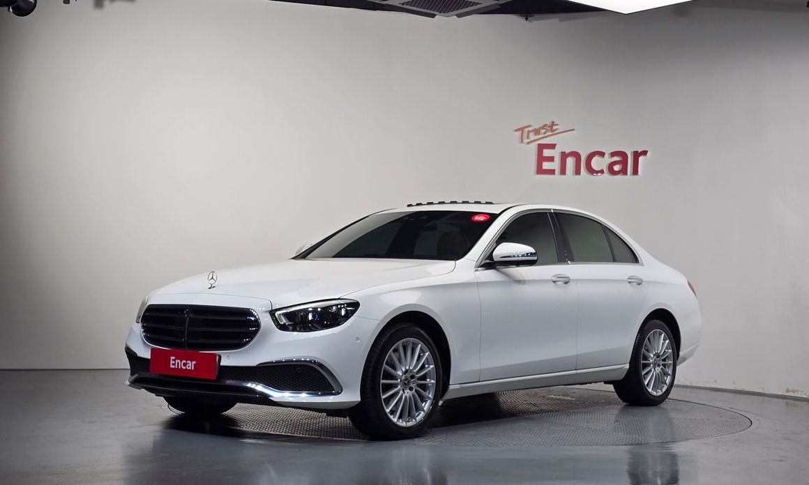 Mercedes-Benz E-Class 2023