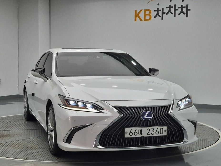 Lexus ES 2019