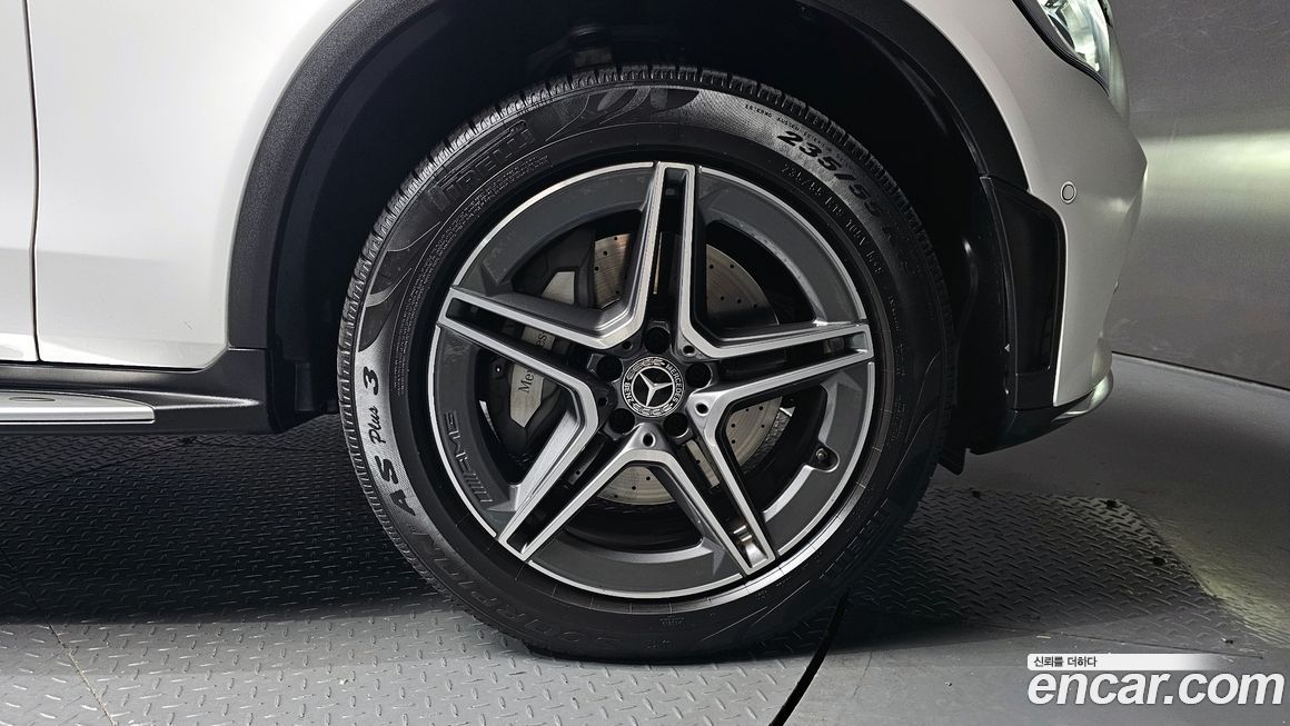 Mercedes-Benz GLC-Class 2021