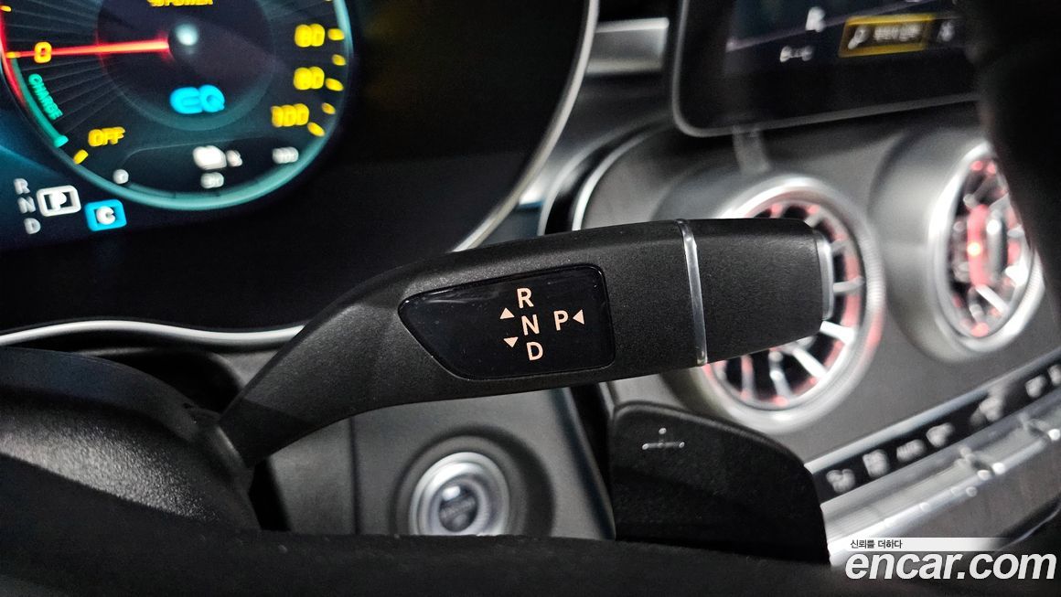 Mercedes-Benz GLC-Class 2021