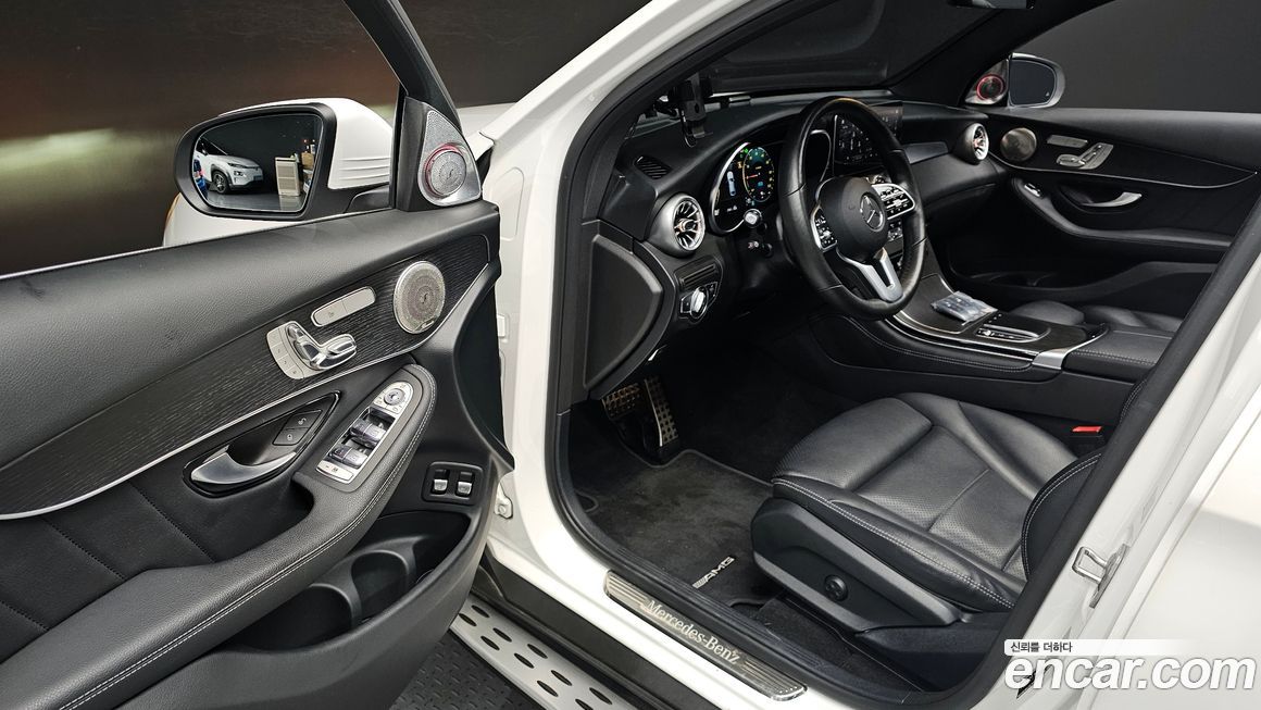 Mercedes-Benz GLC-Class 2021