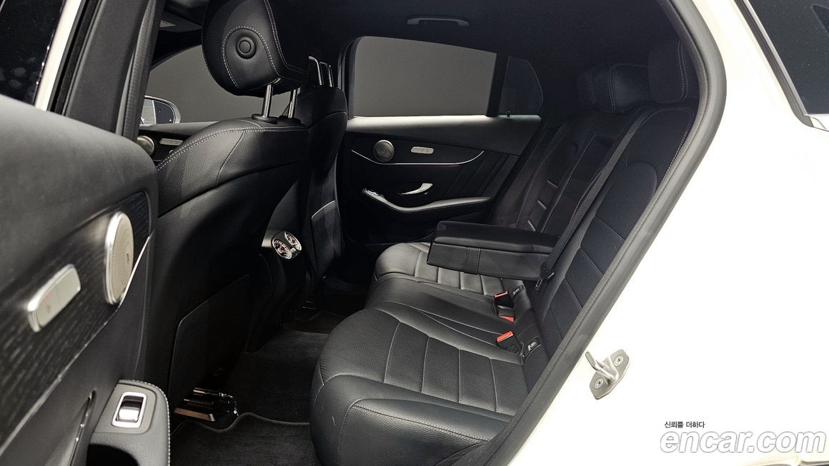 Mercedes-Benz GLC-Class 2021