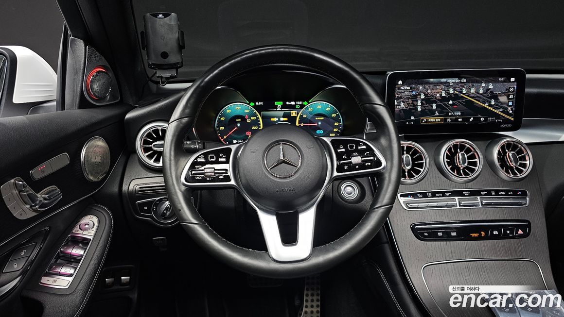 Mercedes-Benz GLC-Class 2021