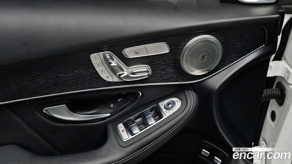 Mercedes-Benz GLC-Class 2021