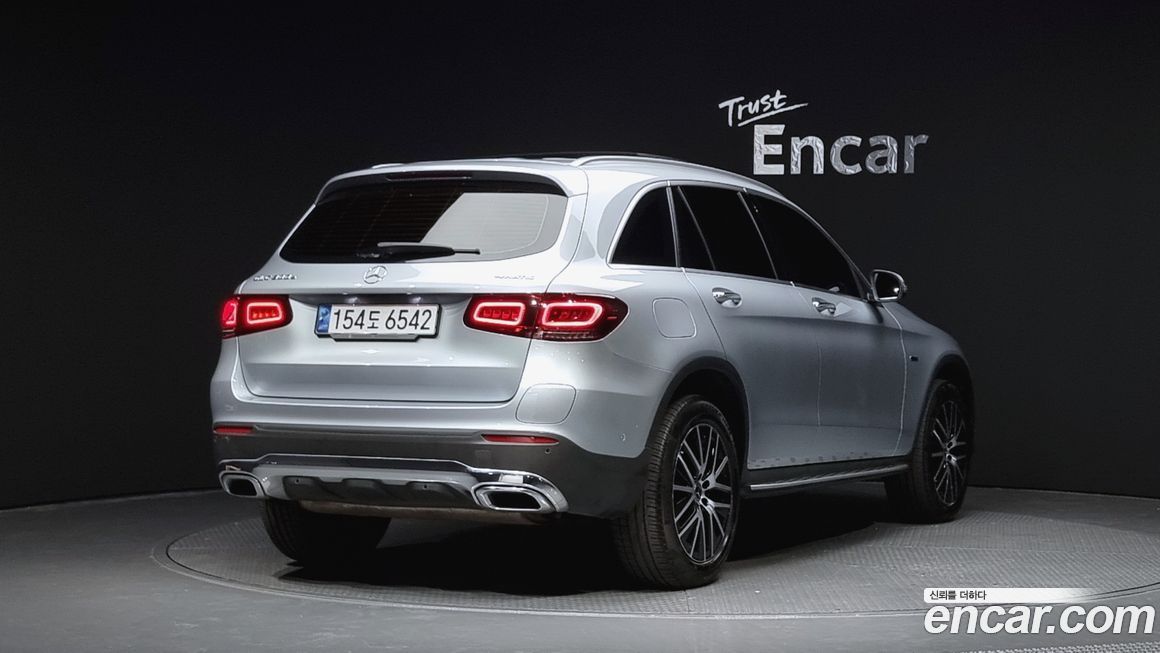 Mercedes-Benz GLC-Class 2021