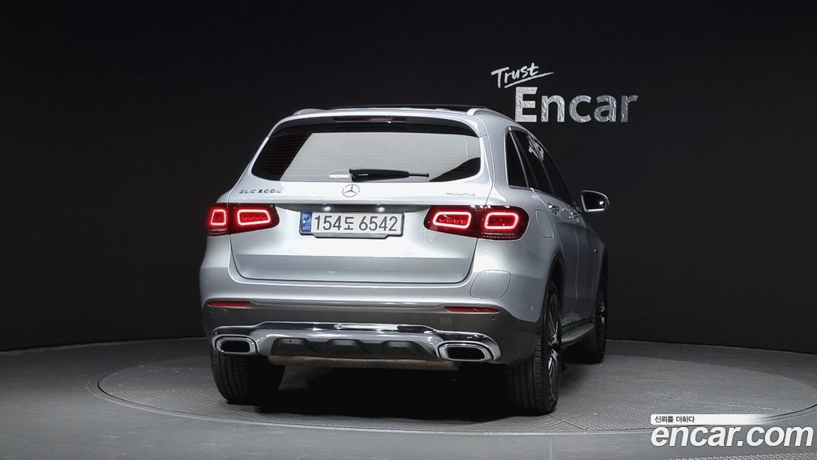 Mercedes-Benz GLC-Class 2021