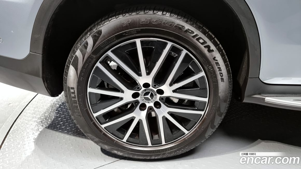 Mercedes-Benz GLC-Class 2021