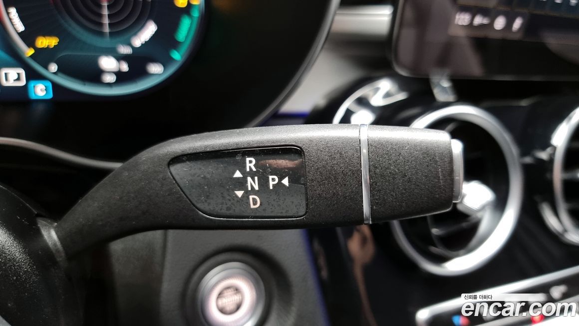 Mercedes-Benz GLC-Class 2021