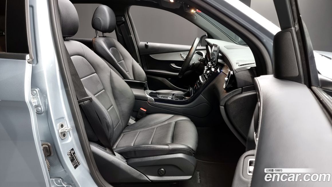 Mercedes-Benz GLC-Class 2021