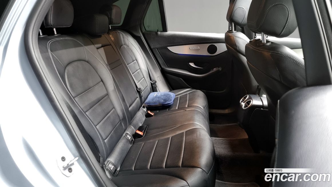 Mercedes-Benz GLC-Class 2021