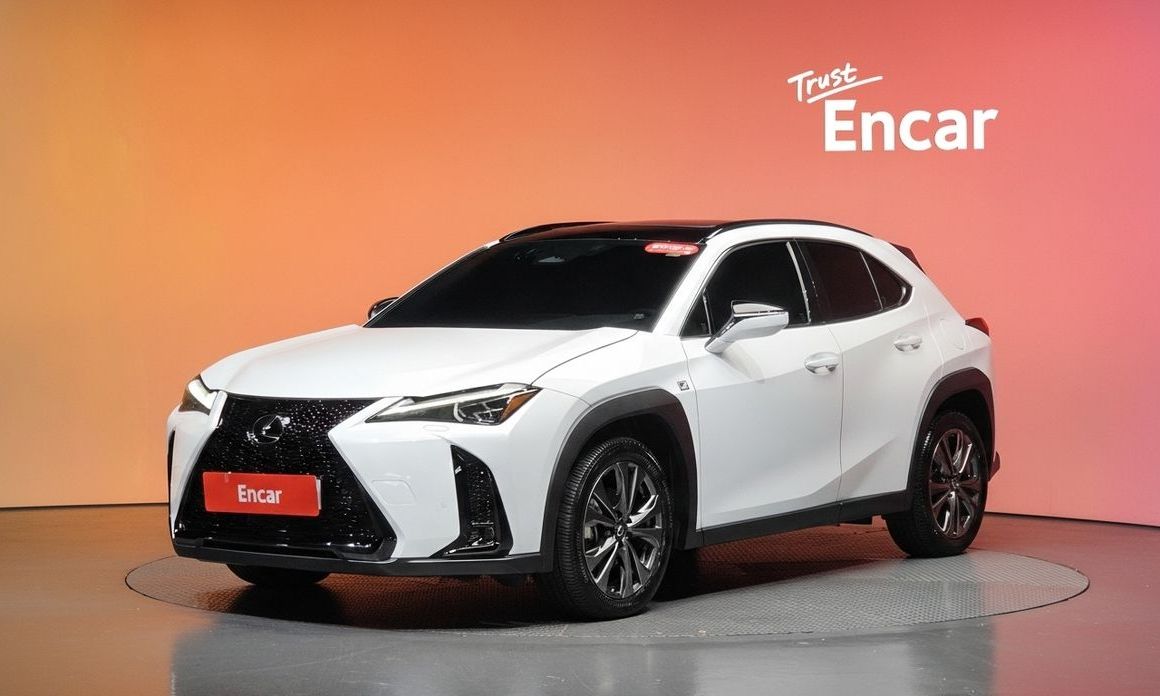 Lexus UX 2026