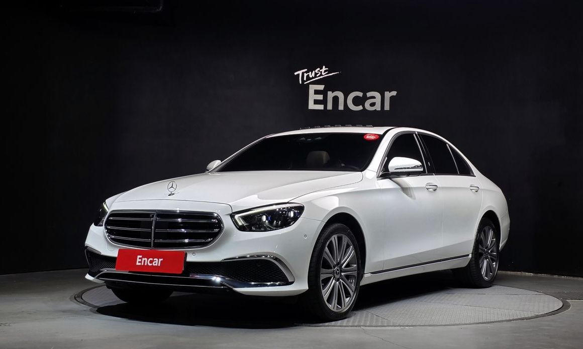 Mercedes-Benz E-Class 2023