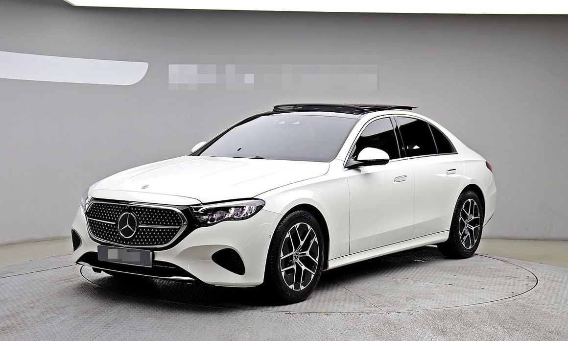 Mercedes-Benz E-Class 2024