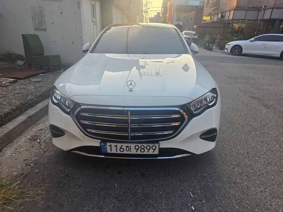 Mercedes-Benz E-Class 2024