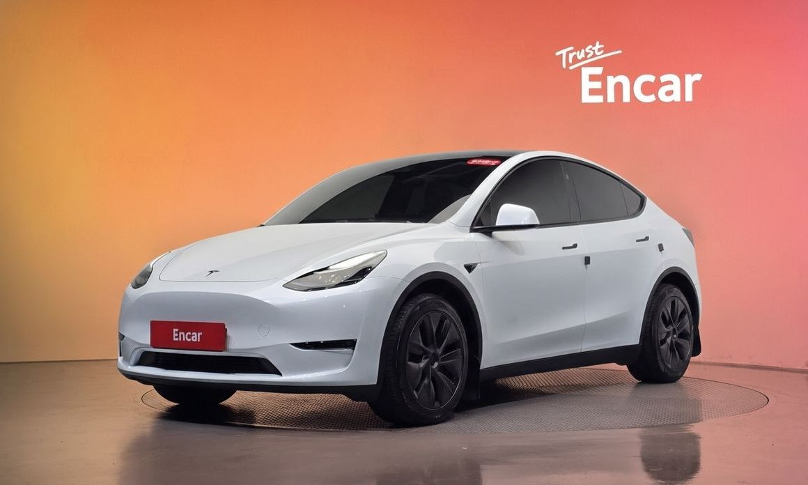 Tesla Model Y 2024