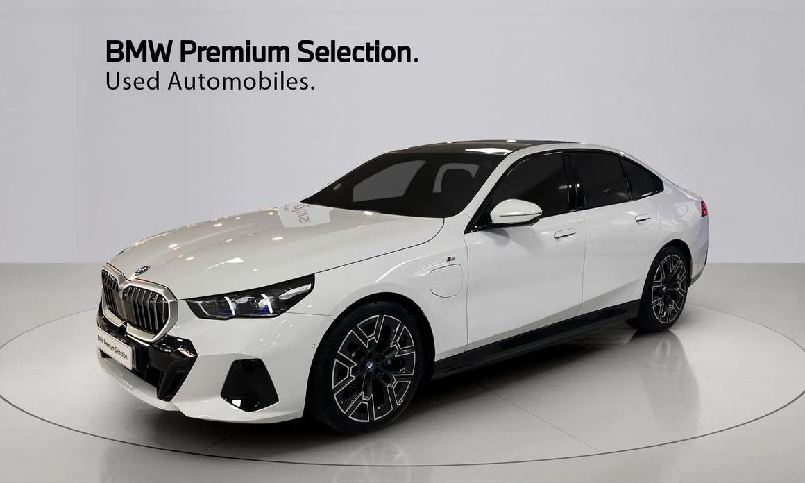 BMW 5-Series 2025