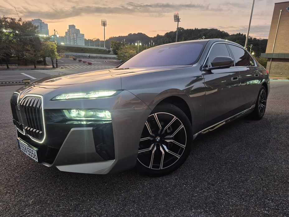 BMW 7-Series 2024