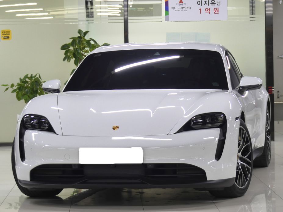 Porsche Taycan 2022