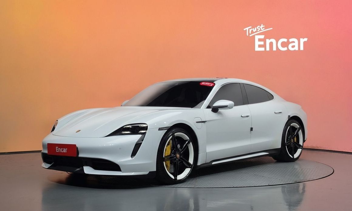 Porsche Taycan 2021
