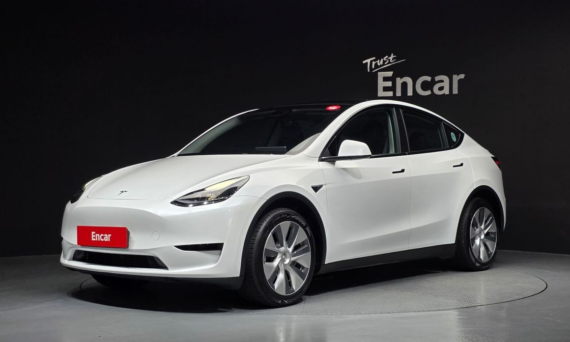 Tesla Model Y 2024