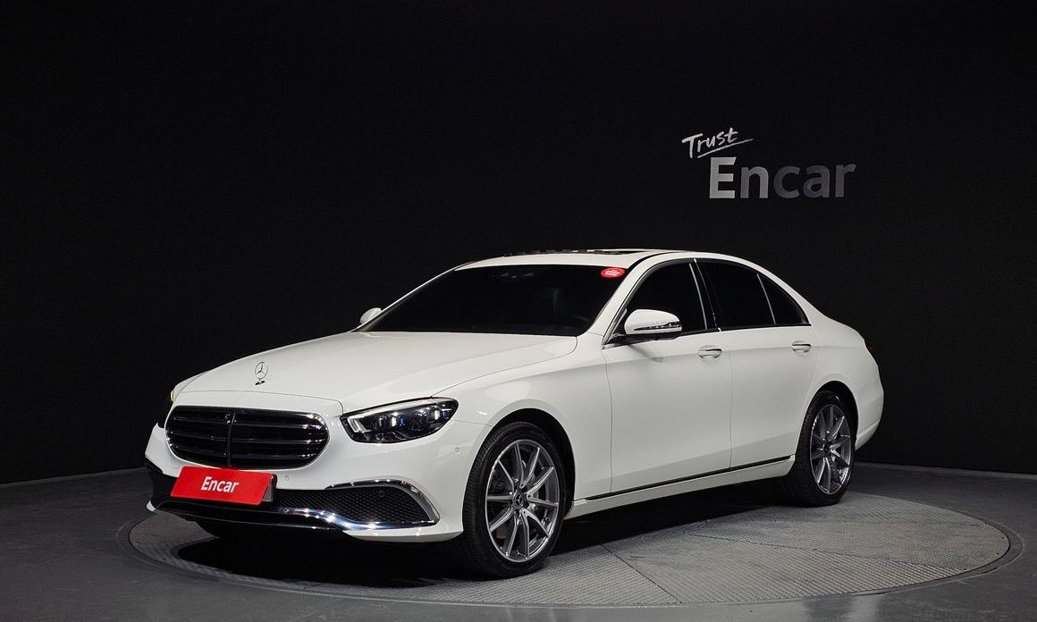 Mercedes-Benz E-Class 2022