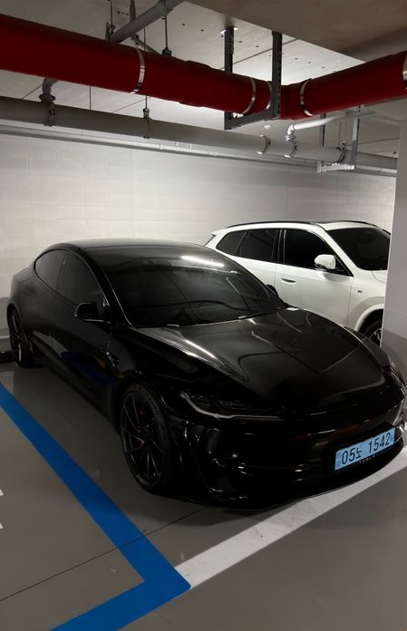 Tesla Model 3 2024