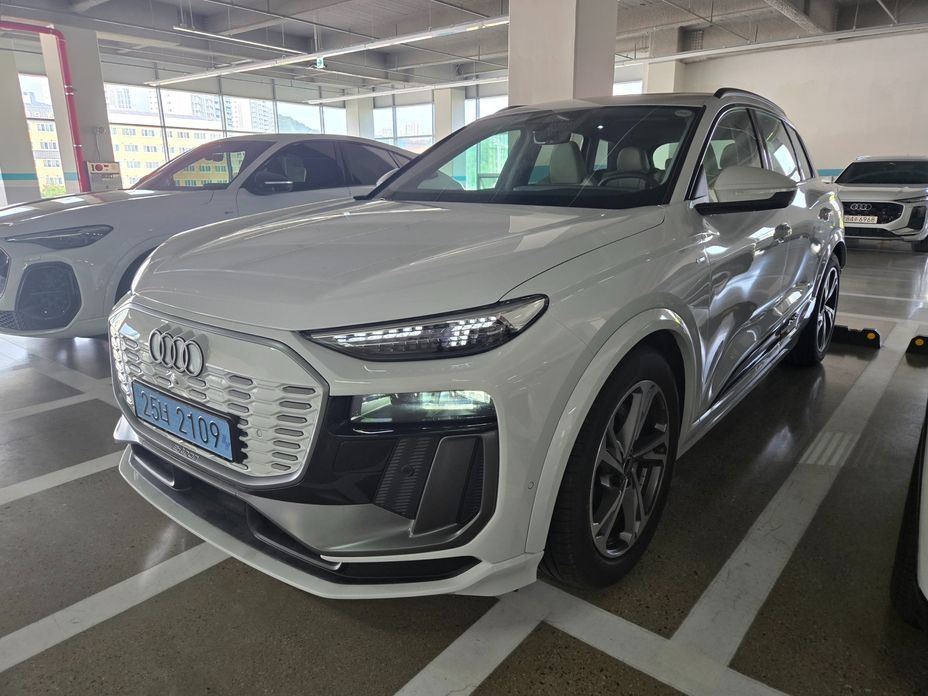 Audi Q6 e-tron 2026