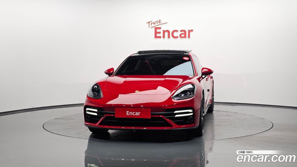 Porsche Panamera 2023
