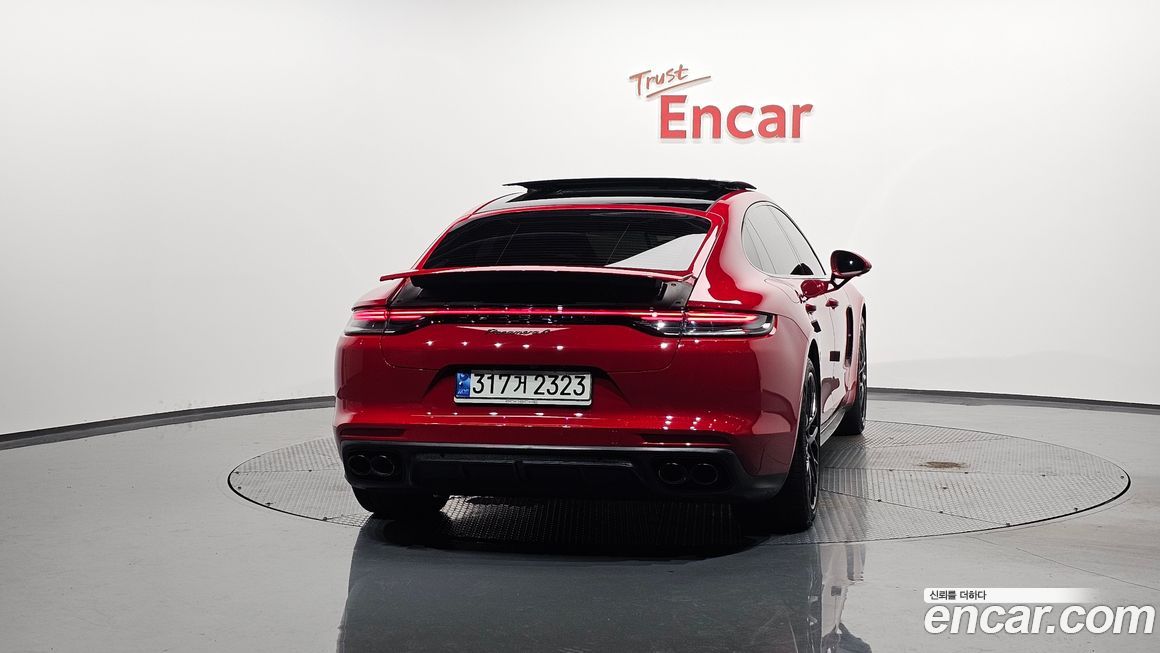 Porsche Panamera 2023