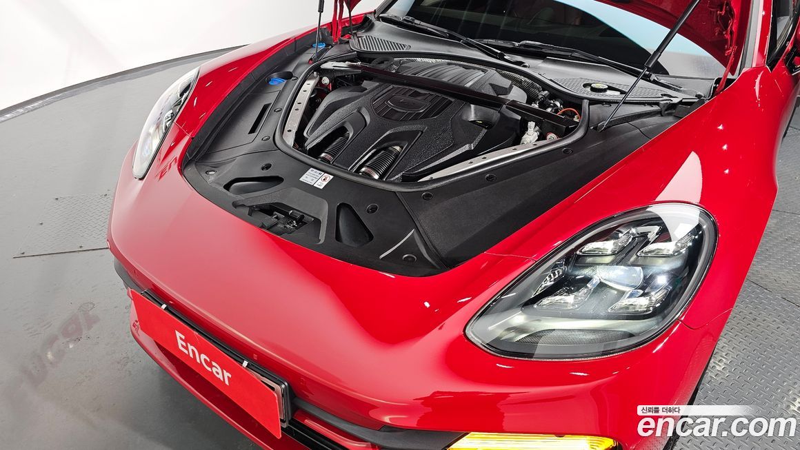 Porsche Panamera 2023