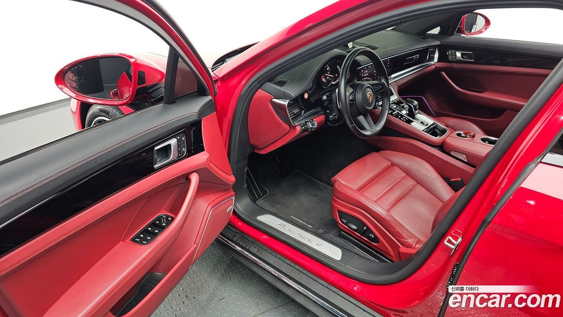 Porsche Panamera 2023