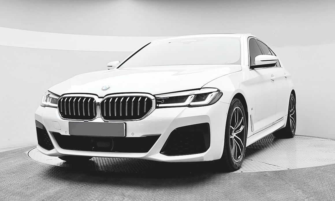 BMW 5-Series 2023
