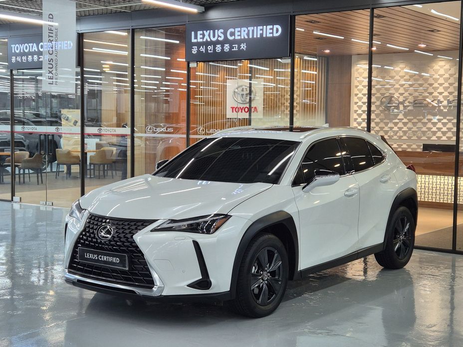 Lexus UX 2026