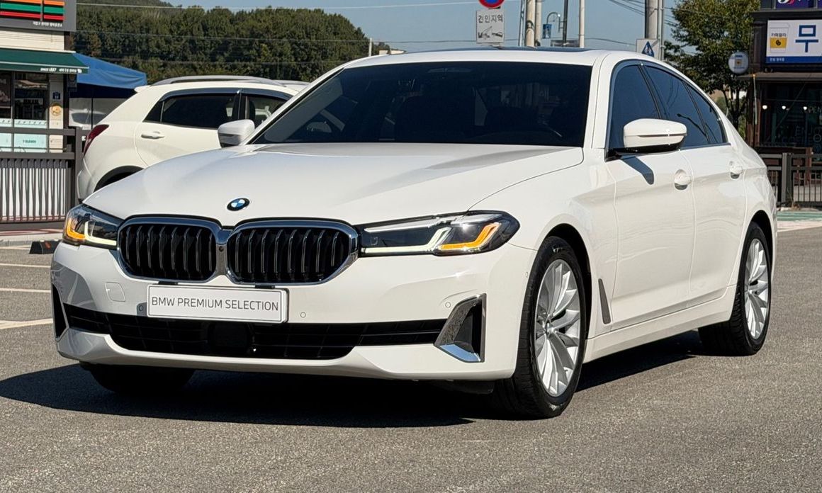BMW 5-Series 2023
