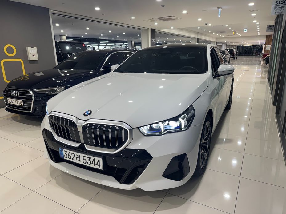 BMW 5-Series 2025