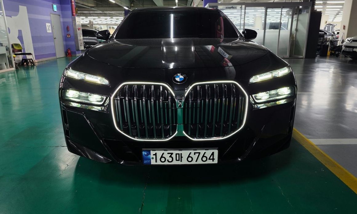 BMW 7-Series 2023