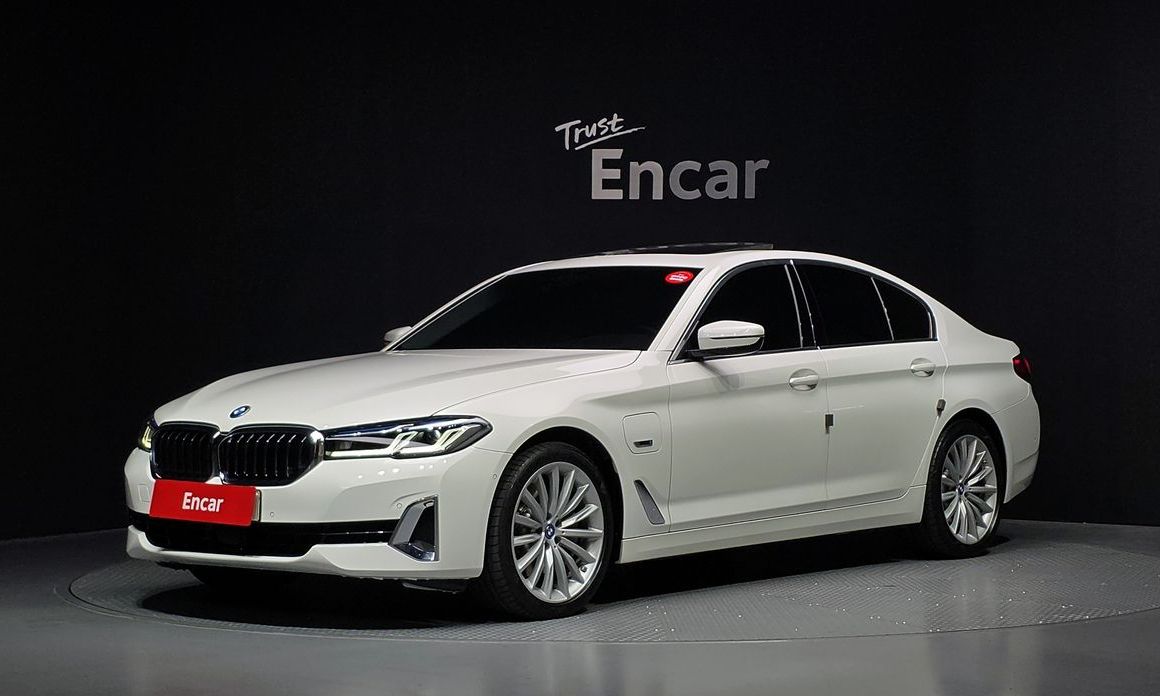 BMW 5-Series 2023