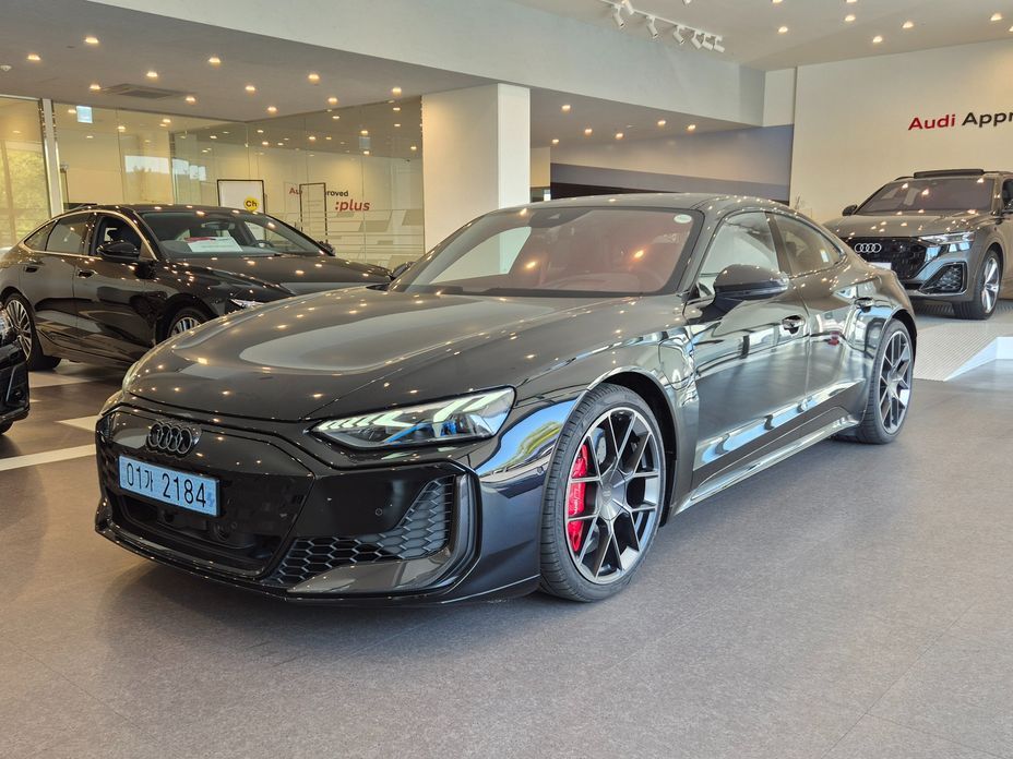 Audi RS e-tron GT 2025