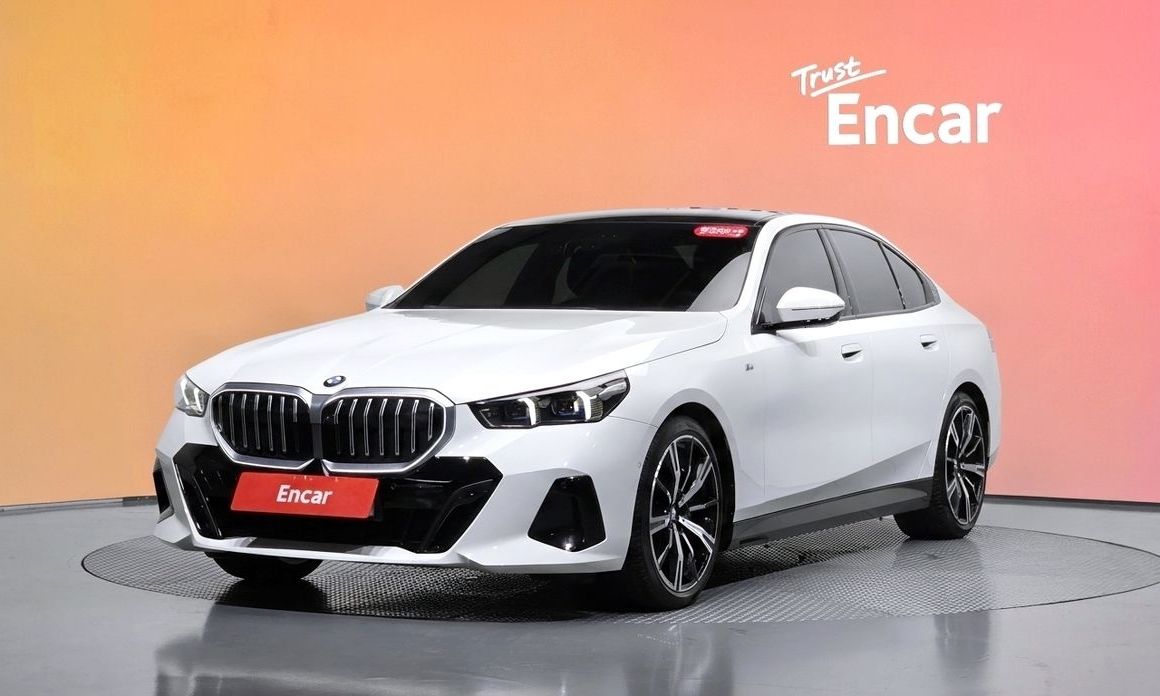 BMW 5-Series 2024