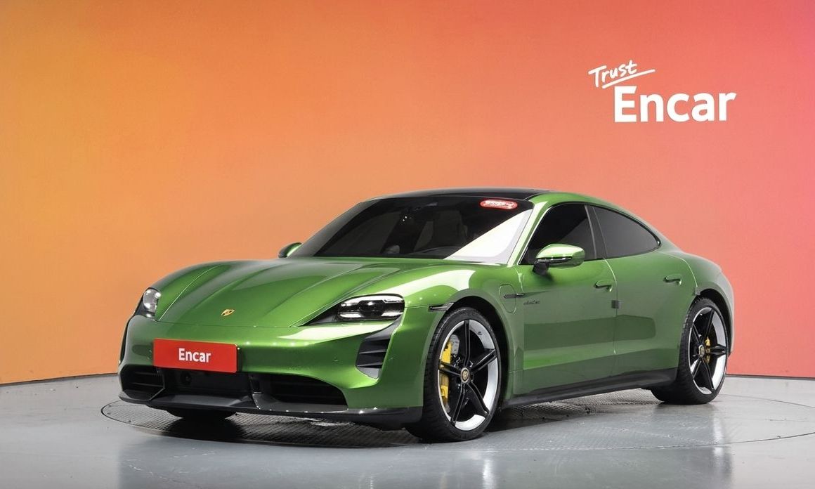 Porsche Taycan 2021