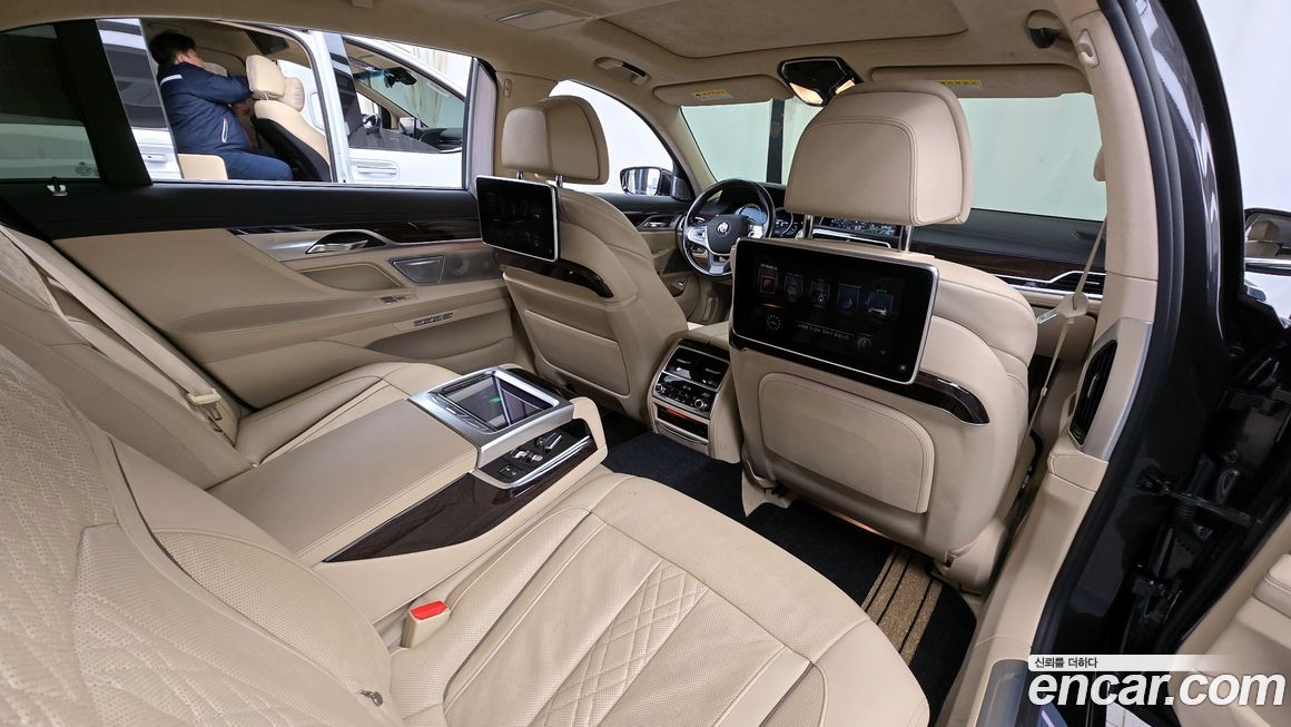 BMW 7-Series 2016