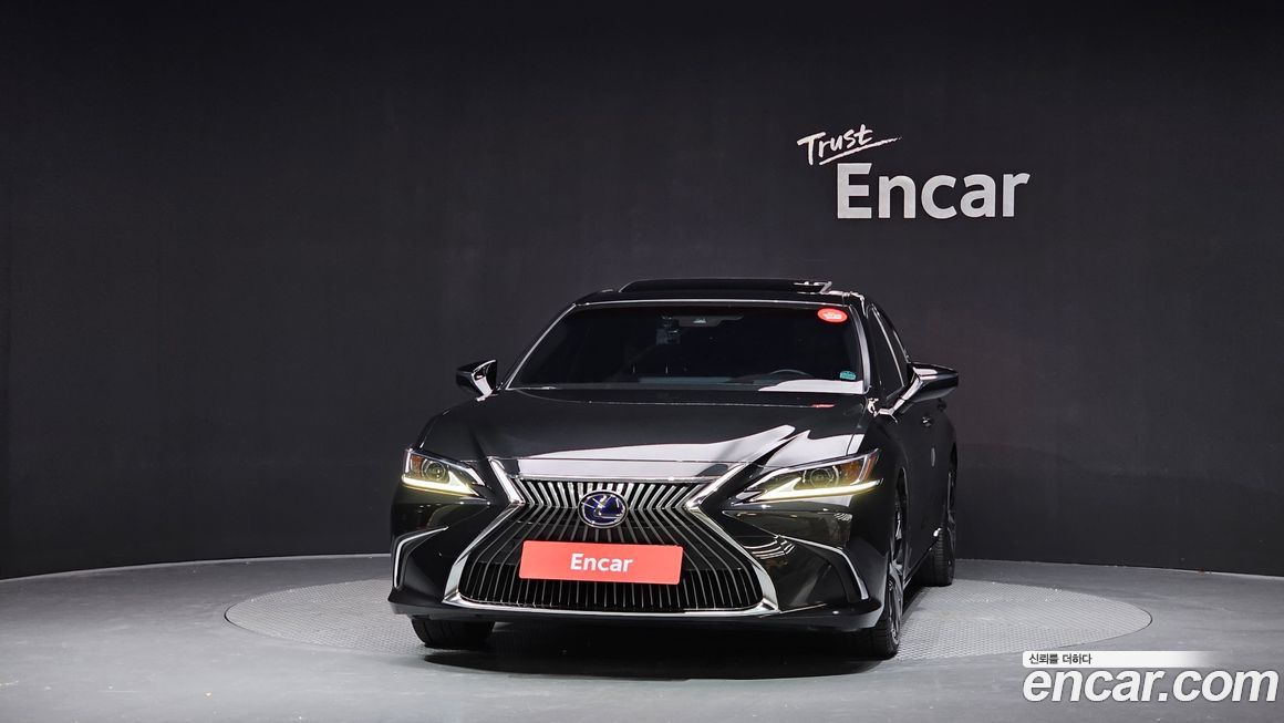 Lexus ES 2019